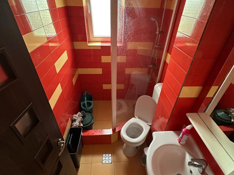 Apartament decomandat, 118mp utili, 4 camere, 3 balcoane, boxa si loc de parcare (vanzare sau schimb)